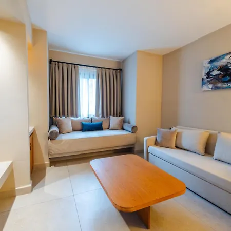 Siu Collection - Ultra Hotel