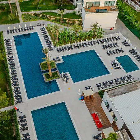 Siu Collection - Ultra Hotel 5*
